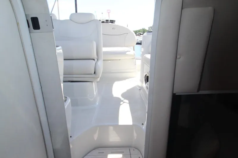 Slide: The Image of Crownline Boats 250 CR 2005 - 25