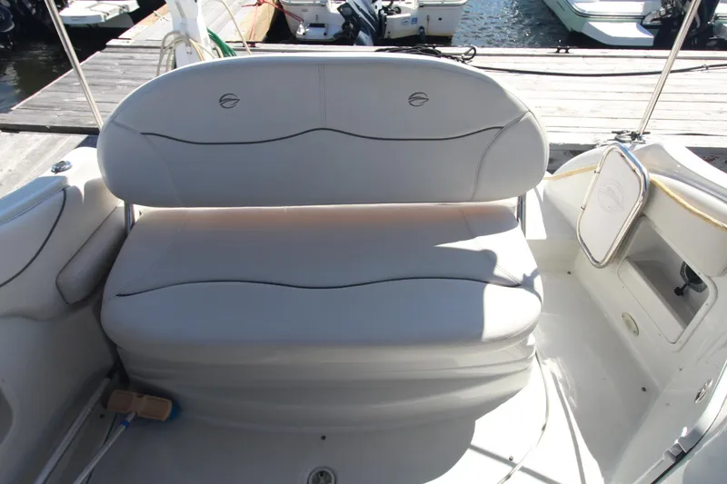 Slide: The Image of Crownline Boats 250 CR 2005 - 5