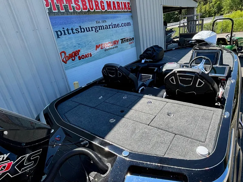 Slide: The Image of 2025 Ranger Z520R Garmin Ranger Cup boat at Pittsburg Marine dealership. - 15