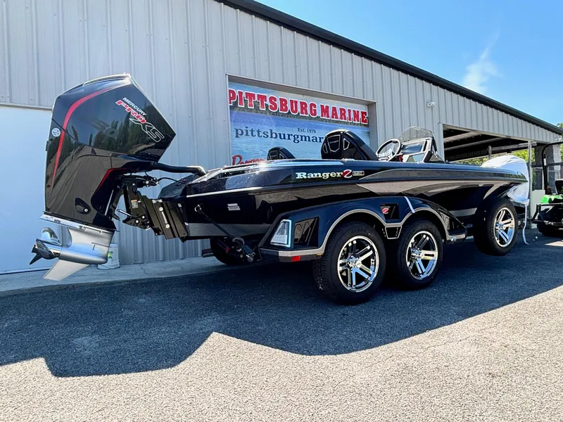 Slide: The Image of 2025 Ranger Z520R Garmin boat at Pittsburg Marine dealership. - 19