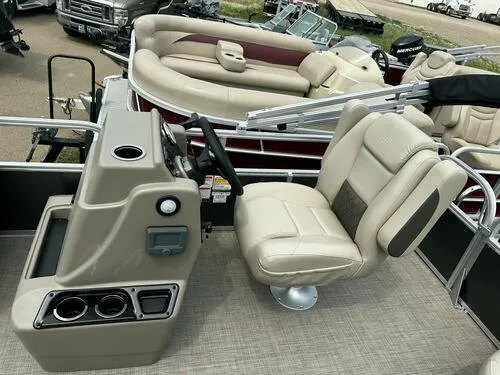 Slide: The Image of Sun Tracker Party Barge 16 DLX 2025 - 10