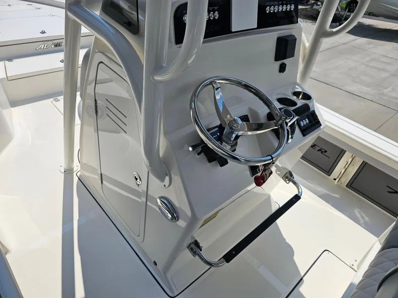 Slide: The Image of 2025 Avenger Boats AV26 - 20