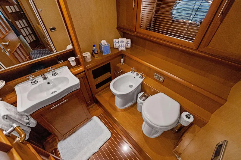 Slide: The Image of Mochi Craft Dolphin 74 2008 - 55