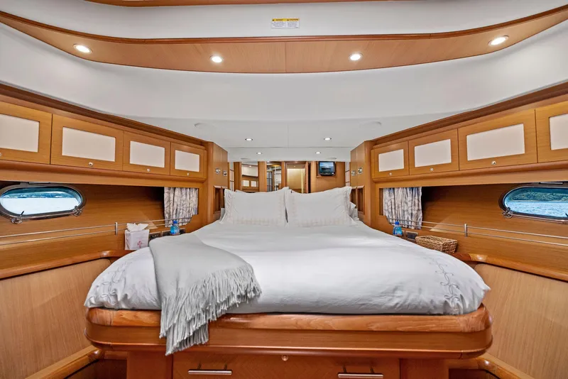 Slide: The Image of Mochi Craft Dolphin 74 2008 - 62