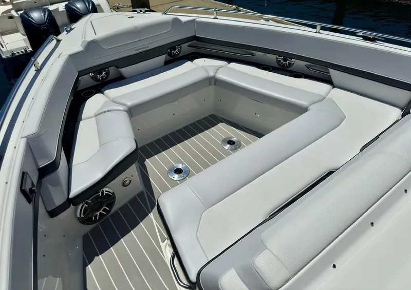 Slide: The Image of 38 Formula 380 Super Sport Crossover-Bow - 29