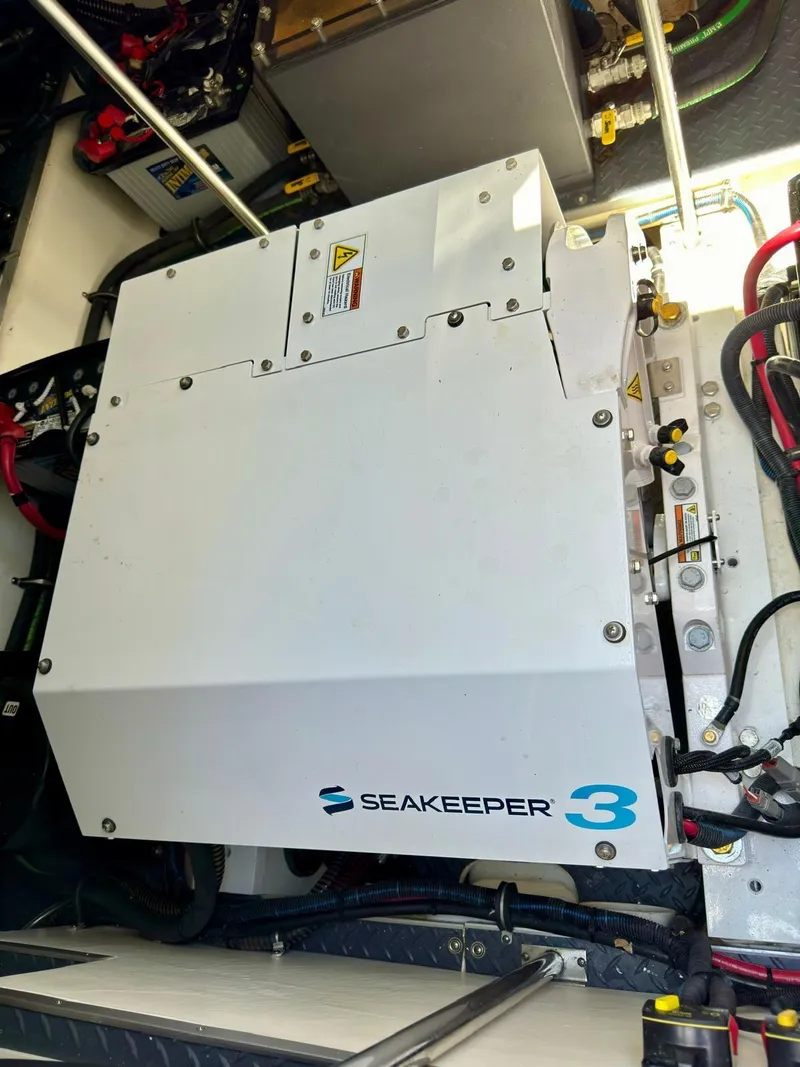 Slide: The Image of 38 Formula 380 Super Sport Crossover-Engine Room - 33