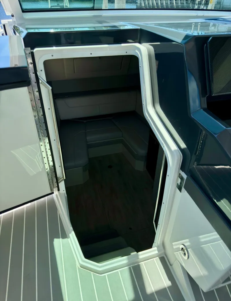 Slide: The Image of 38 Formula 380 Super Sport Crossover-Cabin Entrance - 36