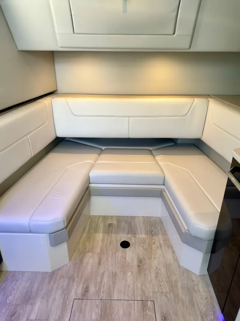 Slide: The Image of 38 Formula 380 Super Sport Crossover-Cabin - 37