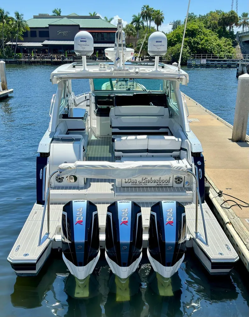 Slide: The Image of 38 Formula 380 Super Sport Crossover-Profile - 5