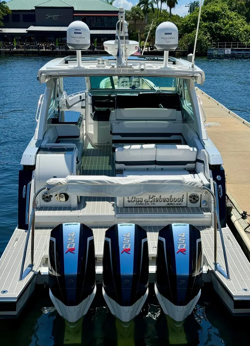 Slide: The Image of 38 Formula 380 Super Sport Crossover-Profile - 6