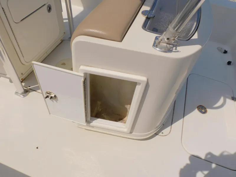 Slide: The Image of Open storage compartment on 2009 Ranger 2200 Bay Ranger boat deck. - 20