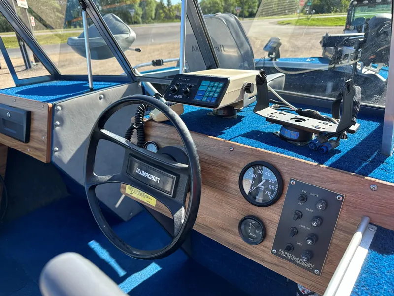 Slide: The Image of Alumacraft Trophy 180 1985 - 8