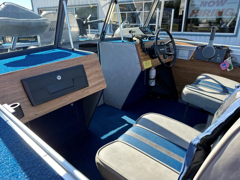 Slide: The Image of Alumacraft Trophy 180 1985 - 9