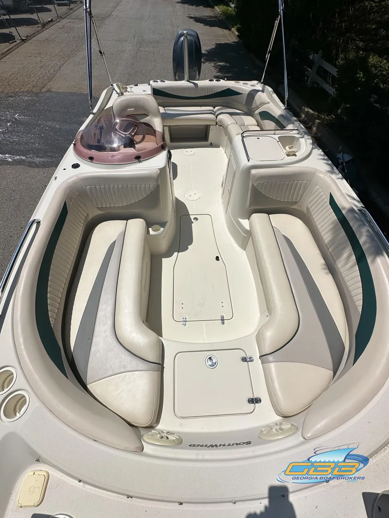 Slide: The Image of 2007 SouthWind 210 SD boat with spacious seating and sleek design. - 20