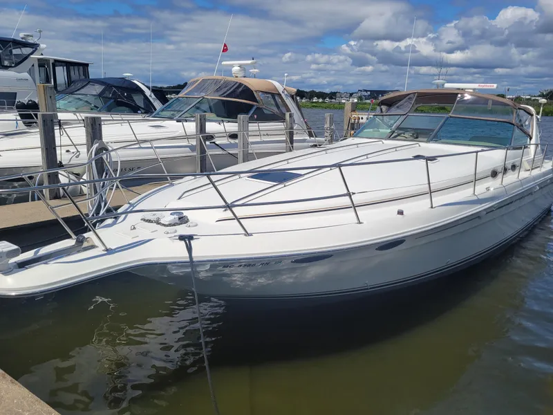 Slide: The Image of Sea Ray 400 Express Cruiser 1996 - 0