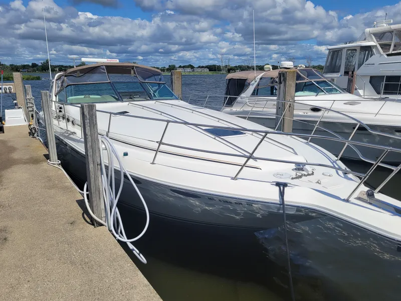 Slide: The Image of Sea Ray 400 Express Cruiser 1996 - 1