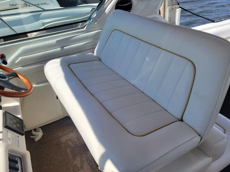 Slide: The Image of Sea Ray 400 Express Cruiser 1996 - 15