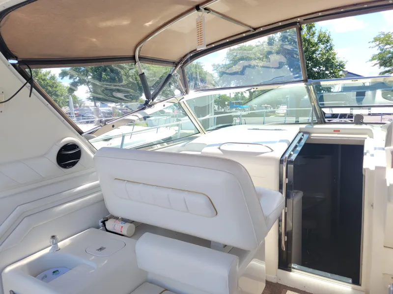 Slide: The Image of Sea Ray 400 Express Cruiser 1996 - 17