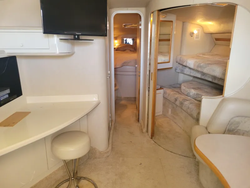 Slide: The Image of Sea Ray 400 Express Cruiser 1996 - 19