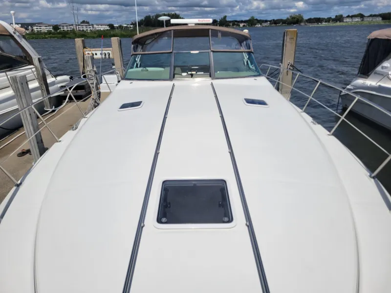 Slide: The Image of Sea Ray 400 Express Cruiser 1996 - 33