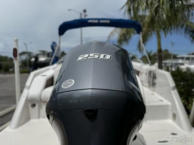 Slide: The Image of 2018 Four Winns HD240 OB boat with 250 horsepower outboard motor. - 7