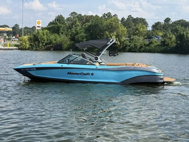 The Image of MasterCraft X26 2021 - 1
