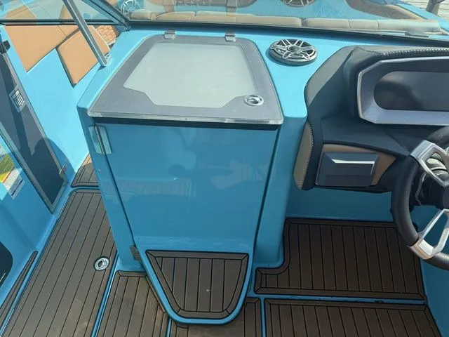 Slide: The Image of MasterCraft X26 2021 - 11