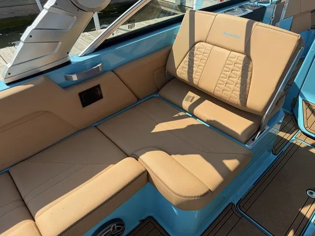 Slide: The Image of MasterCraft X26 2021 - 12