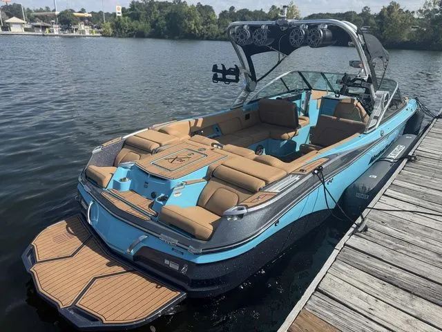 Slide: The Image of MasterCraft X26 2021 - 3