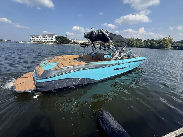 Slide: The Image of MasterCraft X26 2021 - 8