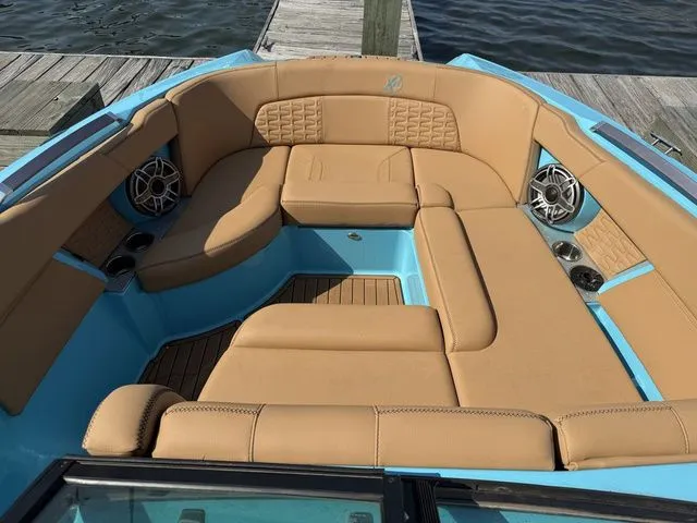 Slide: The Image of MasterCraft X26 2021 - 9