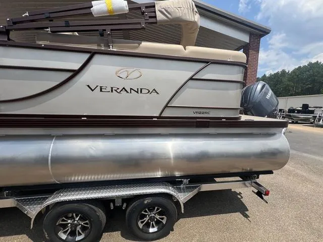 Slide: The Image of Veranda VR22RC 2025 - 11