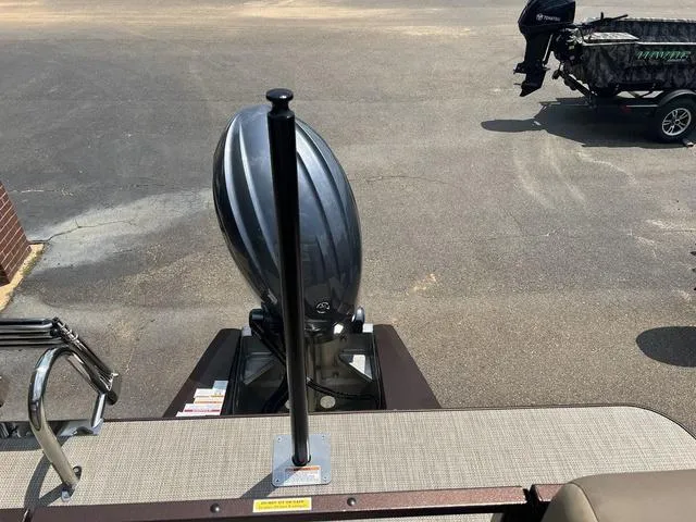 Slide: The Image of Veranda VR22RC 2025 - 17