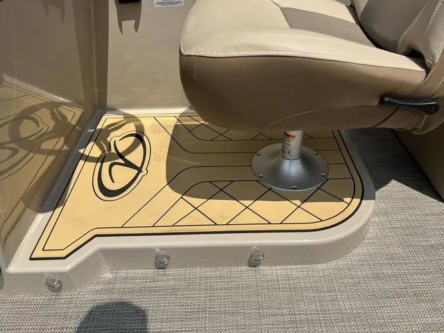 Slide: The Image of Veranda VR22RC 2025 - 22