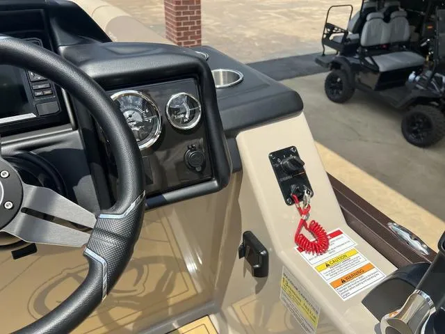 Slide: The Image of Veranda VR22RC 2025 - 24