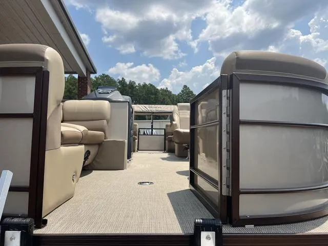 Slide: The Image of Veranda VR22RC 2025 - 3