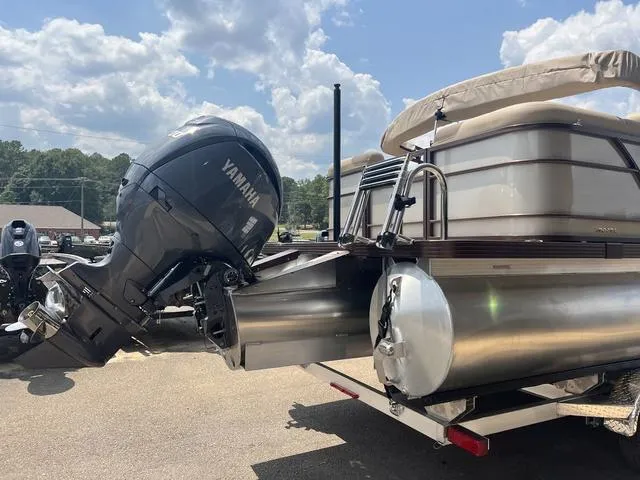 Slide: The Image of Veranda VR22RC 2025 - 6