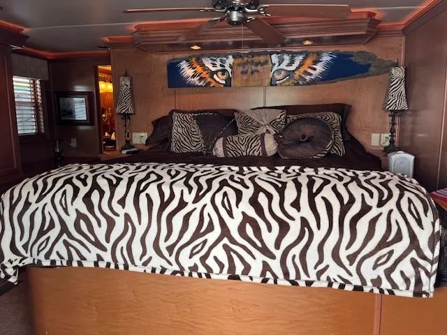Slide: The Image of Funtime Houseboat 2009 - 21