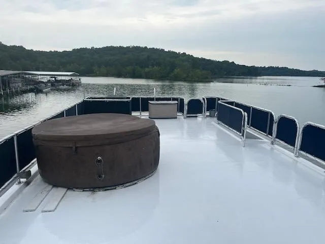 Slide: The Image of Funtime Houseboat 2009 - 27