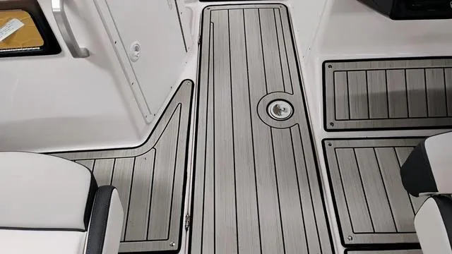 Slide: The Image of Yamaha 195S 2025 - 16