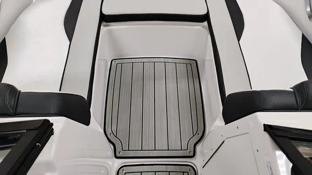 Slide: The Image of Yamaha 195S 2025 - 21