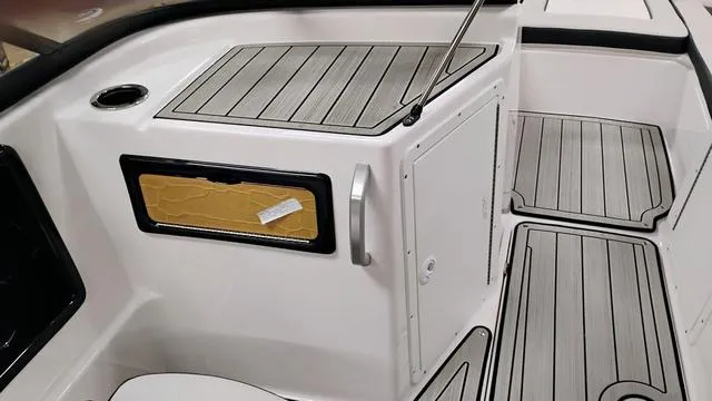 Slide: The Image of Yamaha 195S 2025 - 42