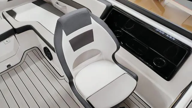 Slide: The Image of Yamaha 195S 2025 - 43