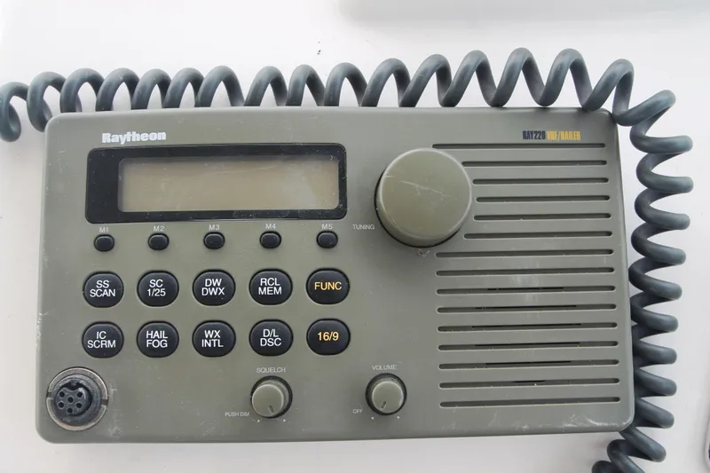 Slide: The Image of Ray 220 VHF/Hailer - 34