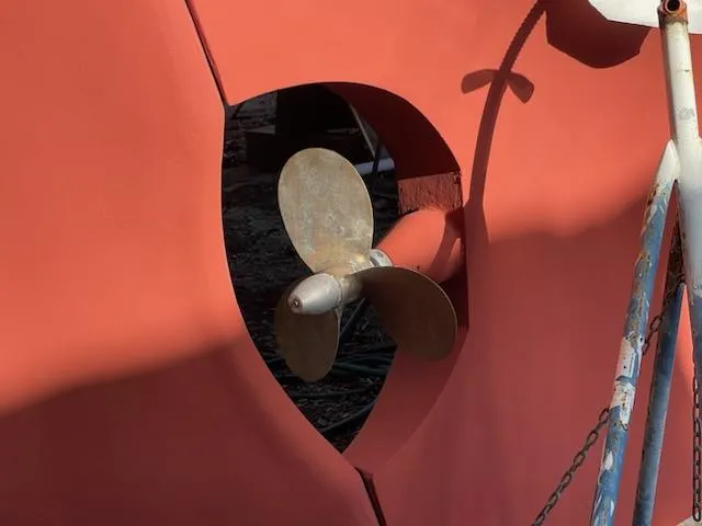 Slide: The Image of Propeller of 1978 Islander Freeport 41 Ketch in dry dock. - 38