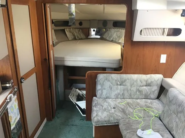 Slide: The Image of Cruisers Yachts Cruiser 3370 Esprit 1989 - 17