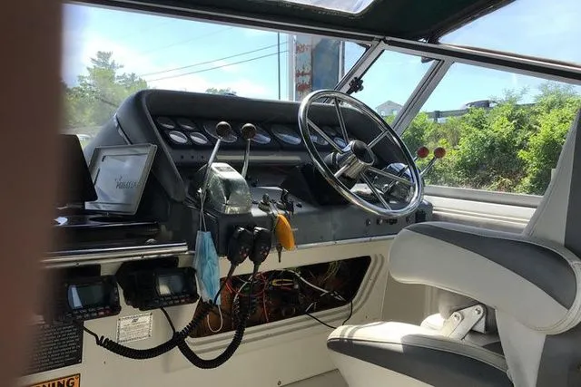 Slide: The Image of Cruisers Yachts Cruiser 3370 Esprit 1989 - 4