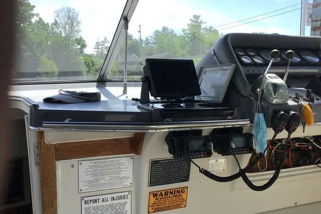 Slide: The Image of Cruisers Yachts Cruiser 3370 Esprit 1989 - 5