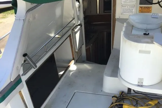 Slide: The Image of Cruisers Yachts Cruiser 3370 Esprit 1989 - 7