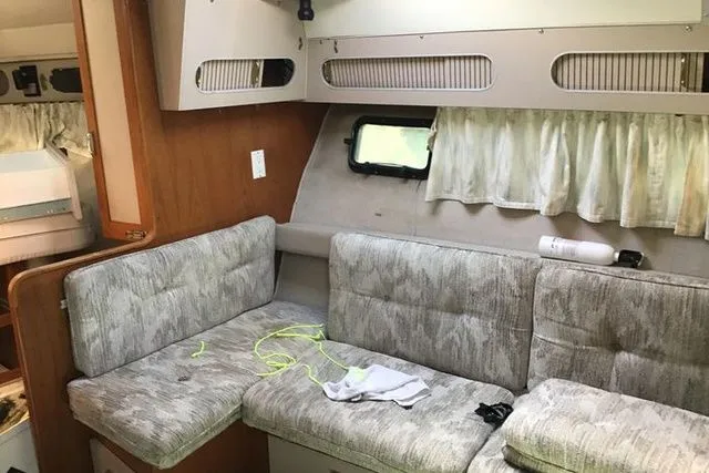 Slide: The Image of Cruisers Yachts Cruiser 3370 Esprit 1989 - 8